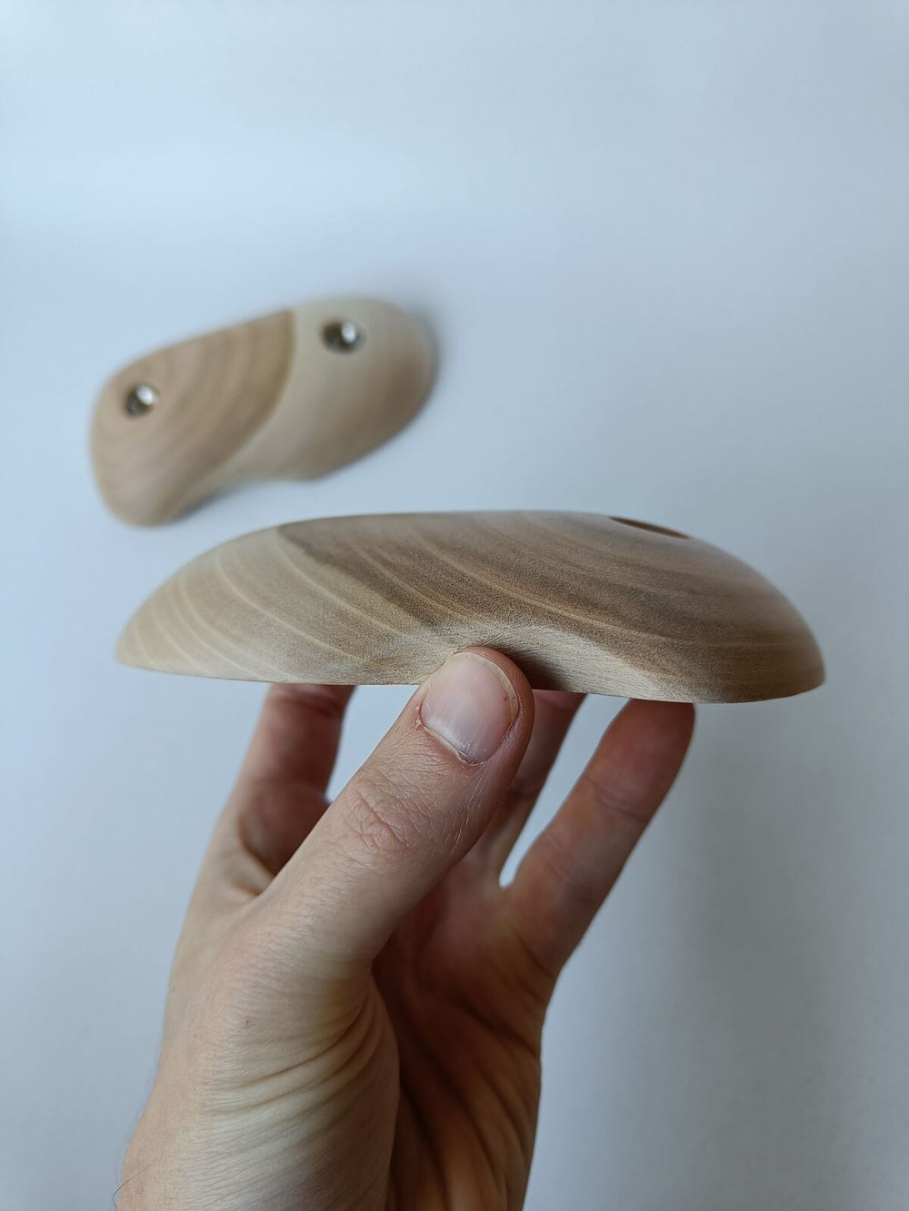 Uneven Crimps with Thumb – Cherry