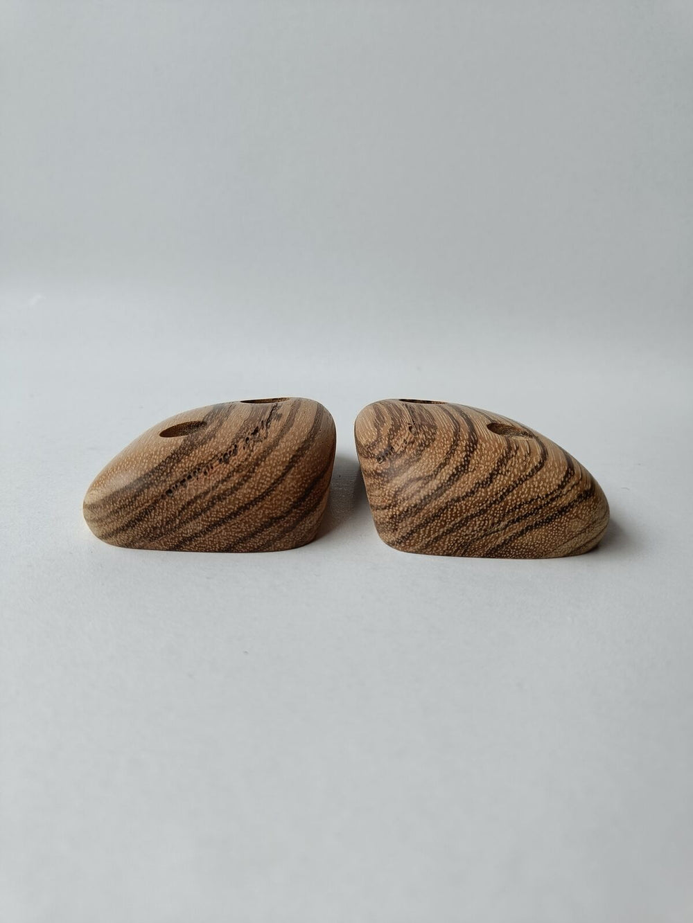 Pinches (symmetrical) – Zebrano